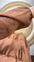 Load image into Gallery viewer, Honeyed Dress marrone - dress - vestito con taglio a campana  - polsi arricciati - laccio in vita 
