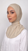 Carica l'immagine nel visualizzatore della galleria, Buttoned Ready Hijab
