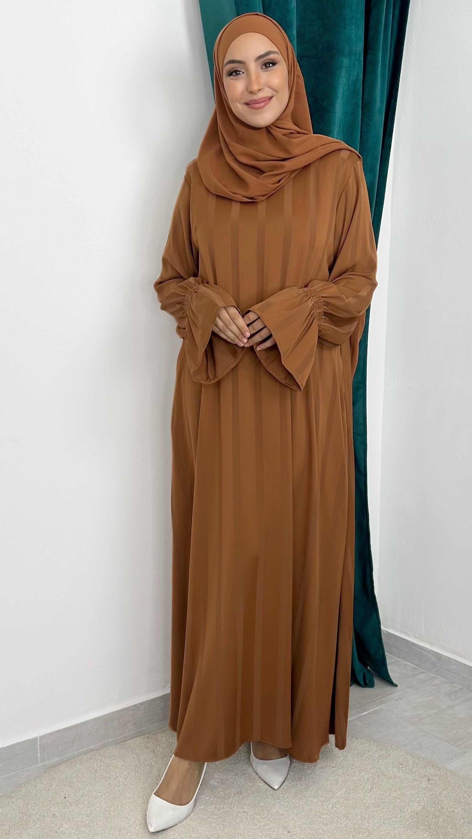 Abaya Satinata Rows Terracotta