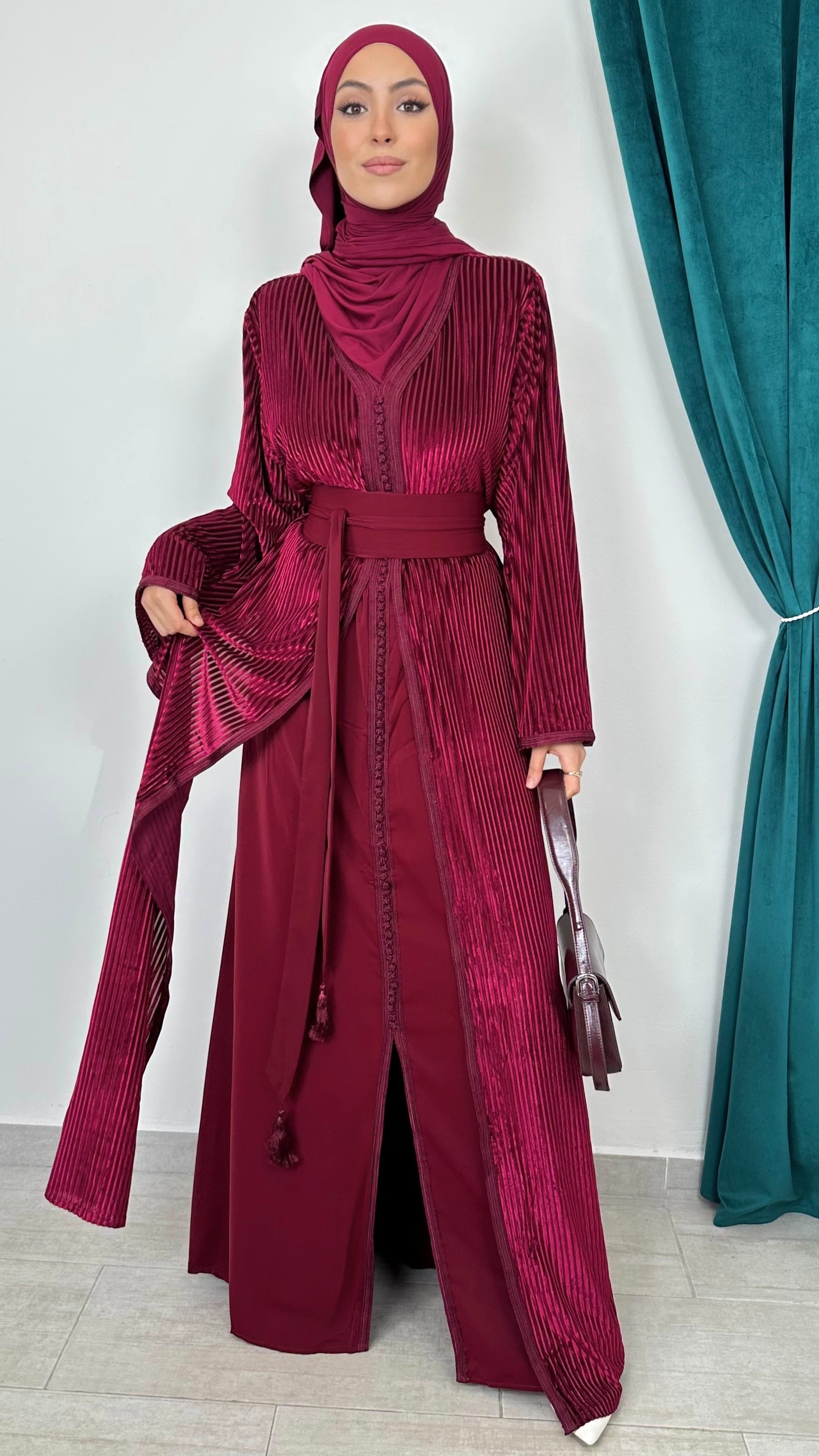 Velvet Royal Caftan - Hijab Paradise 
