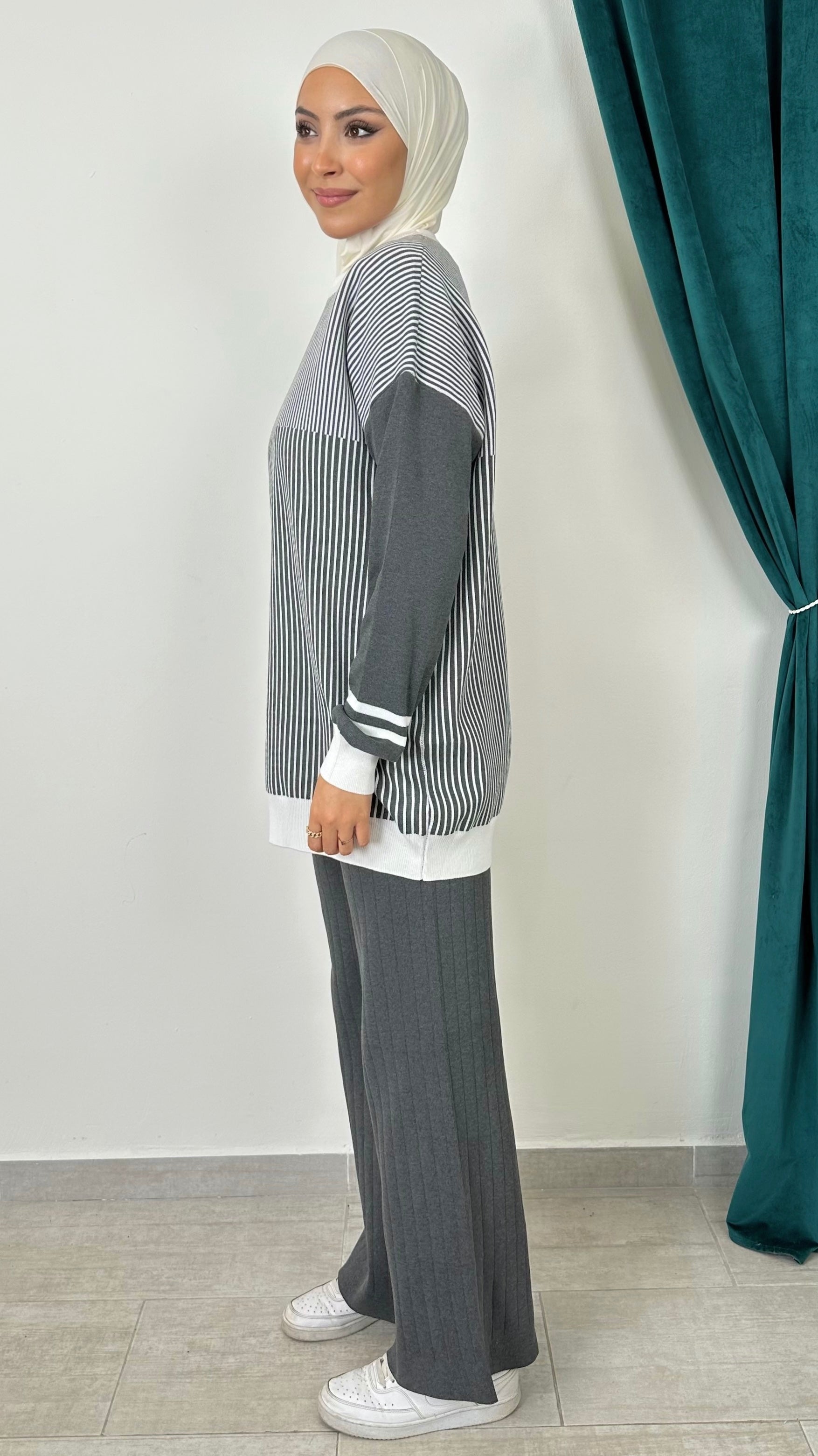 Linear Chic Set – Completo in Maglia a Righe