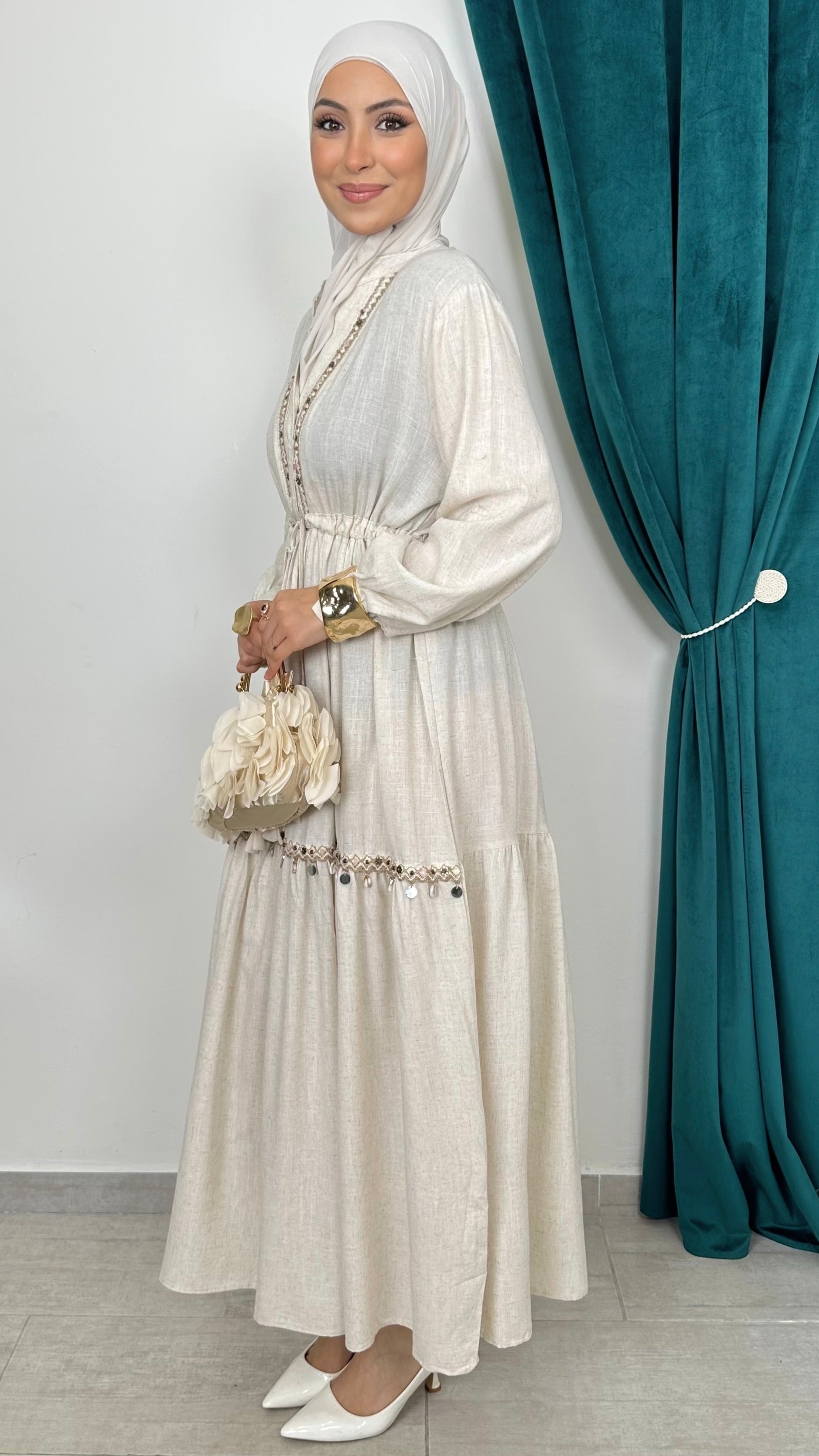 Abito Lino Elegance con Ricami