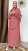 Load image into Gallery viewer, Abito preghiera, donna islamica, cuffia bianche, sorriso, tacchi bianchi, vestito lungo, velo attaccato al vestito, rosa, Hijab Paradise
