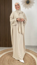 Load image into Gallery viewer, Abito preghiera, donna islamica, cuffia bianche, sorriso, tacchi bianchi, vestito lungo, velo attaccato al vestito, beaje,Hijab Paradise
