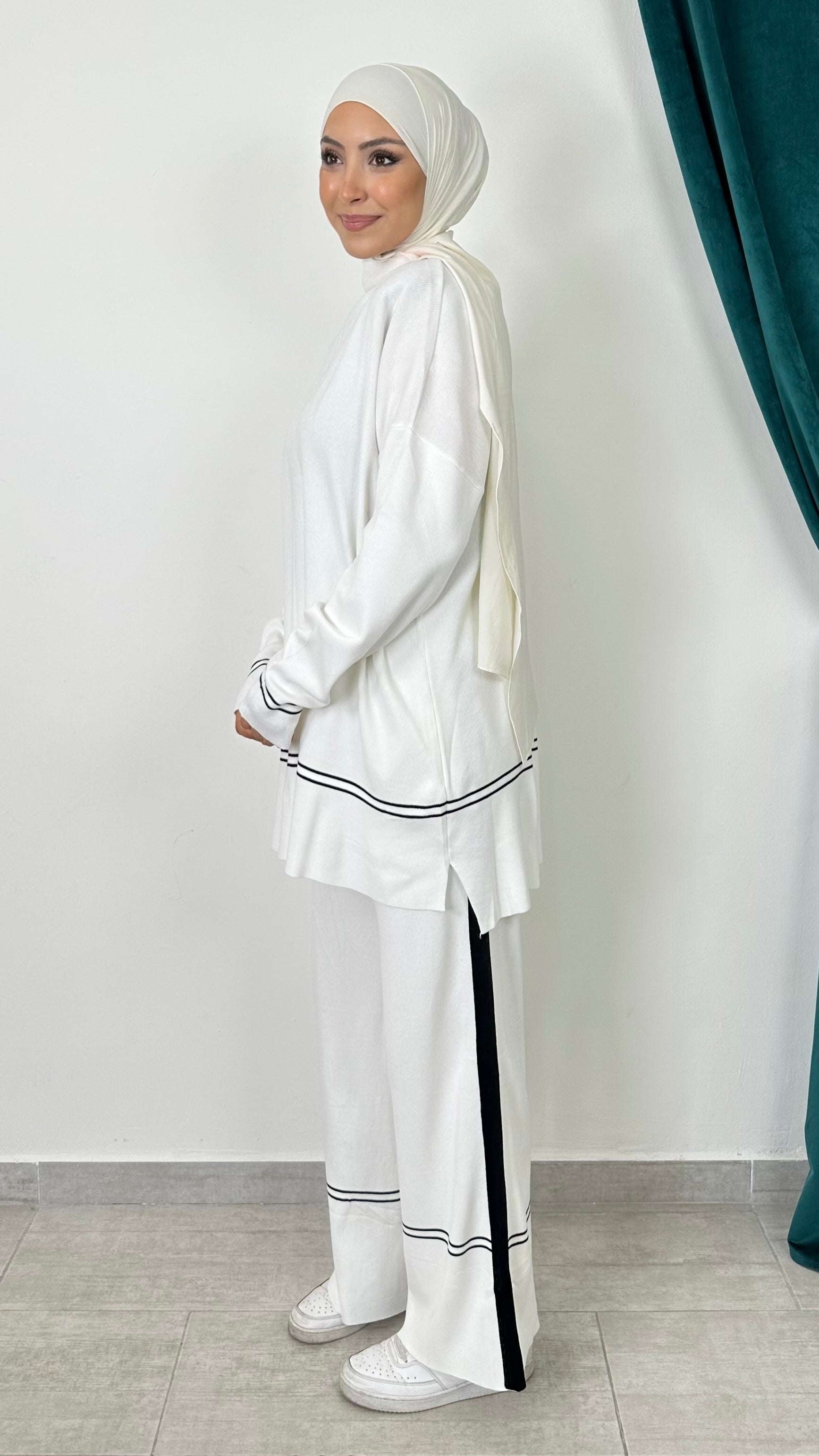 Urban Line Set – Completo in Maglia con Dettagli a Contrasto