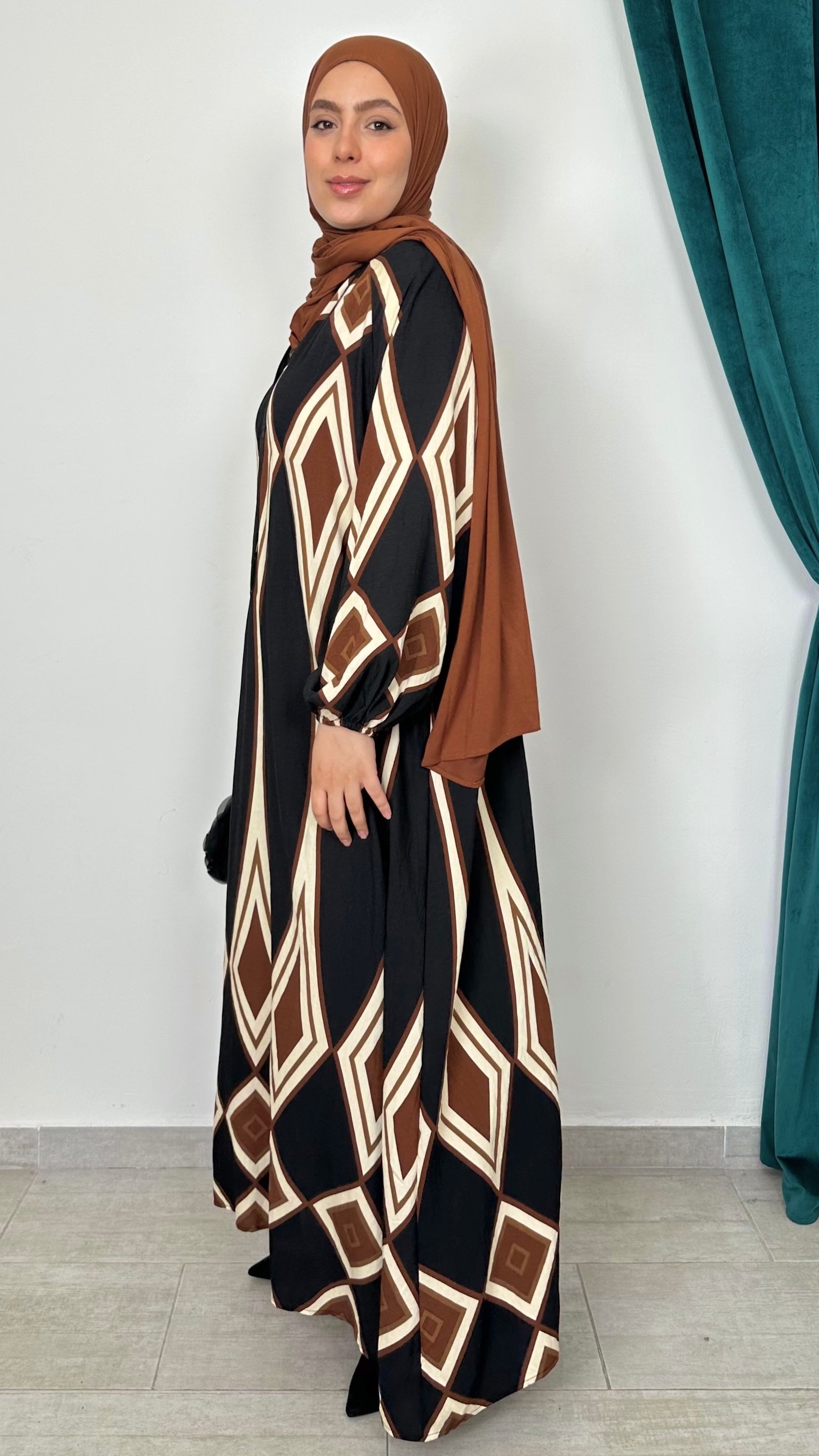 Abito lungo geometrico Nero - Hijab Paradise 