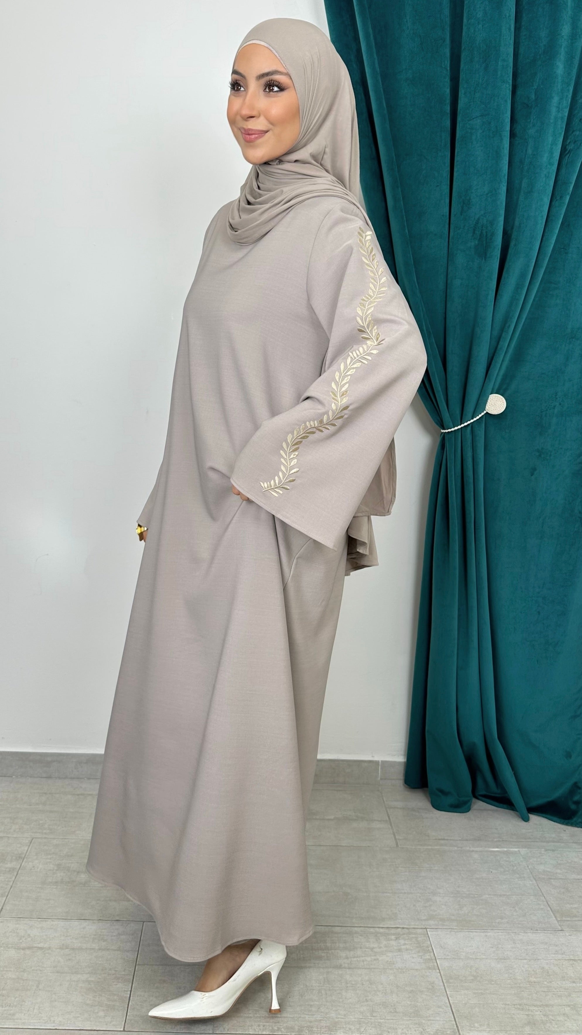 Abaya Ricamo Prestige Taupe - Hijab Paradise 