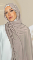 Carica l'immagine nel visualizzatore della galleria, Hijab Jersey Ghiaia chiaro- orlo Flatlock
