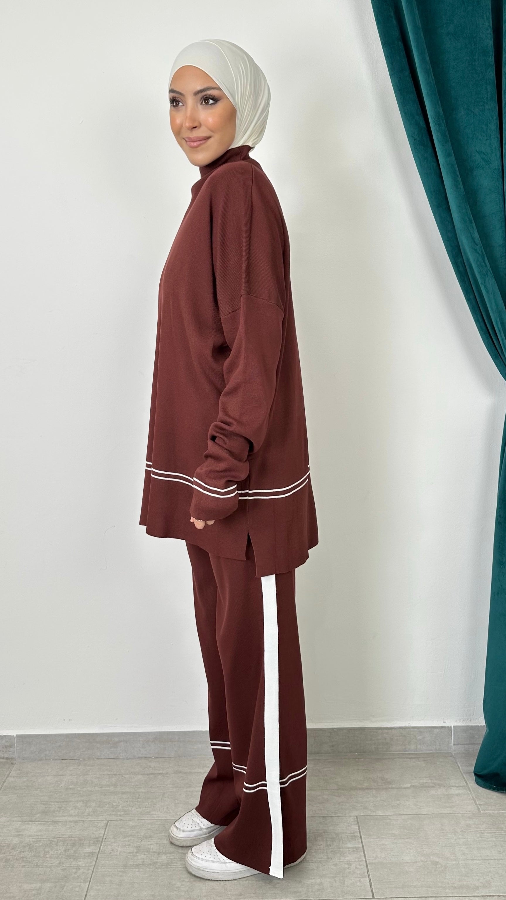 Urban Line Set – Completo in Maglia con Dettagli a Contrasto