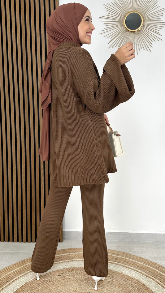 Completo maglione marrone