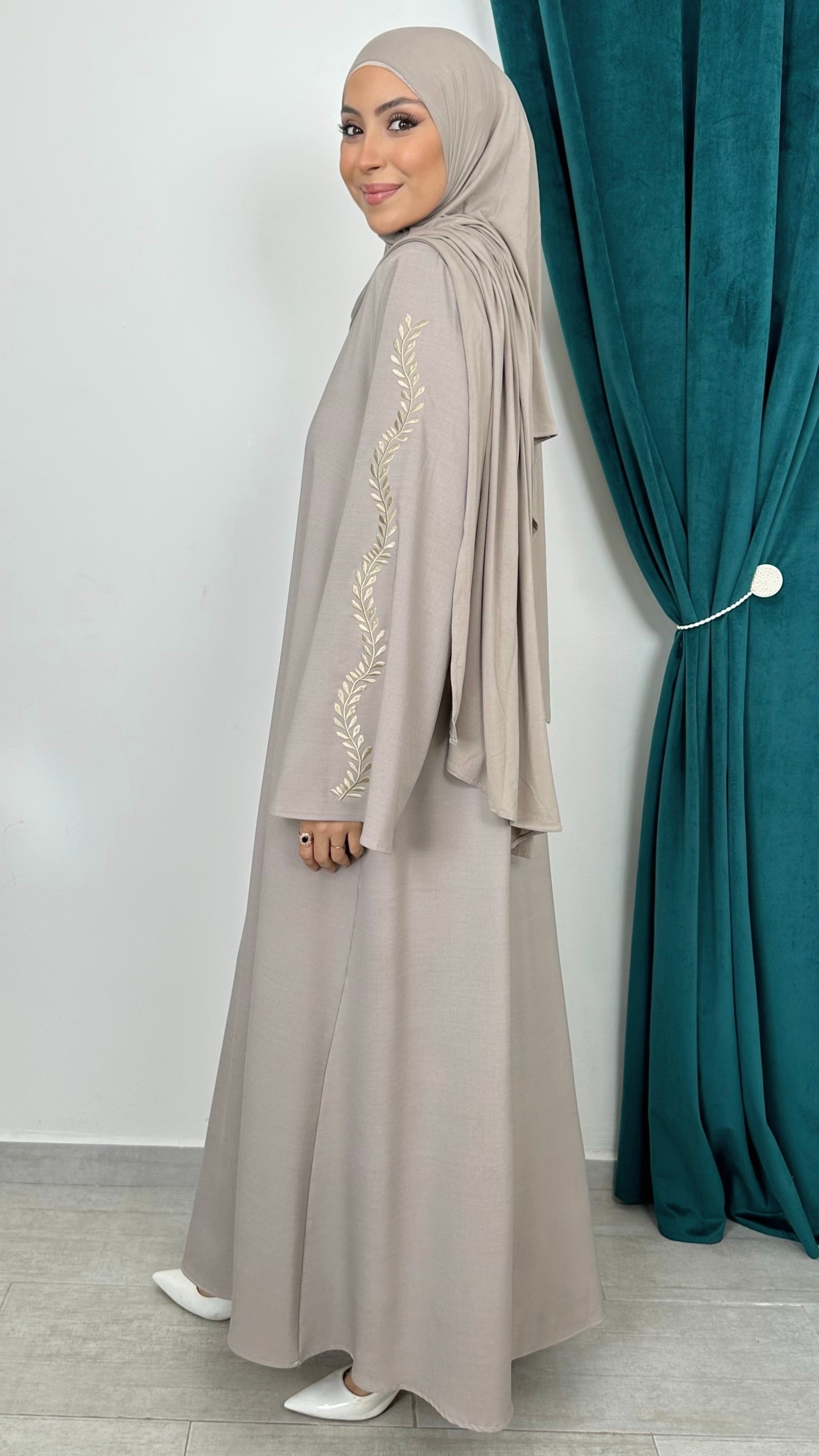 Abaya Ricamo Prestige Taupe - Hijab Paradise 