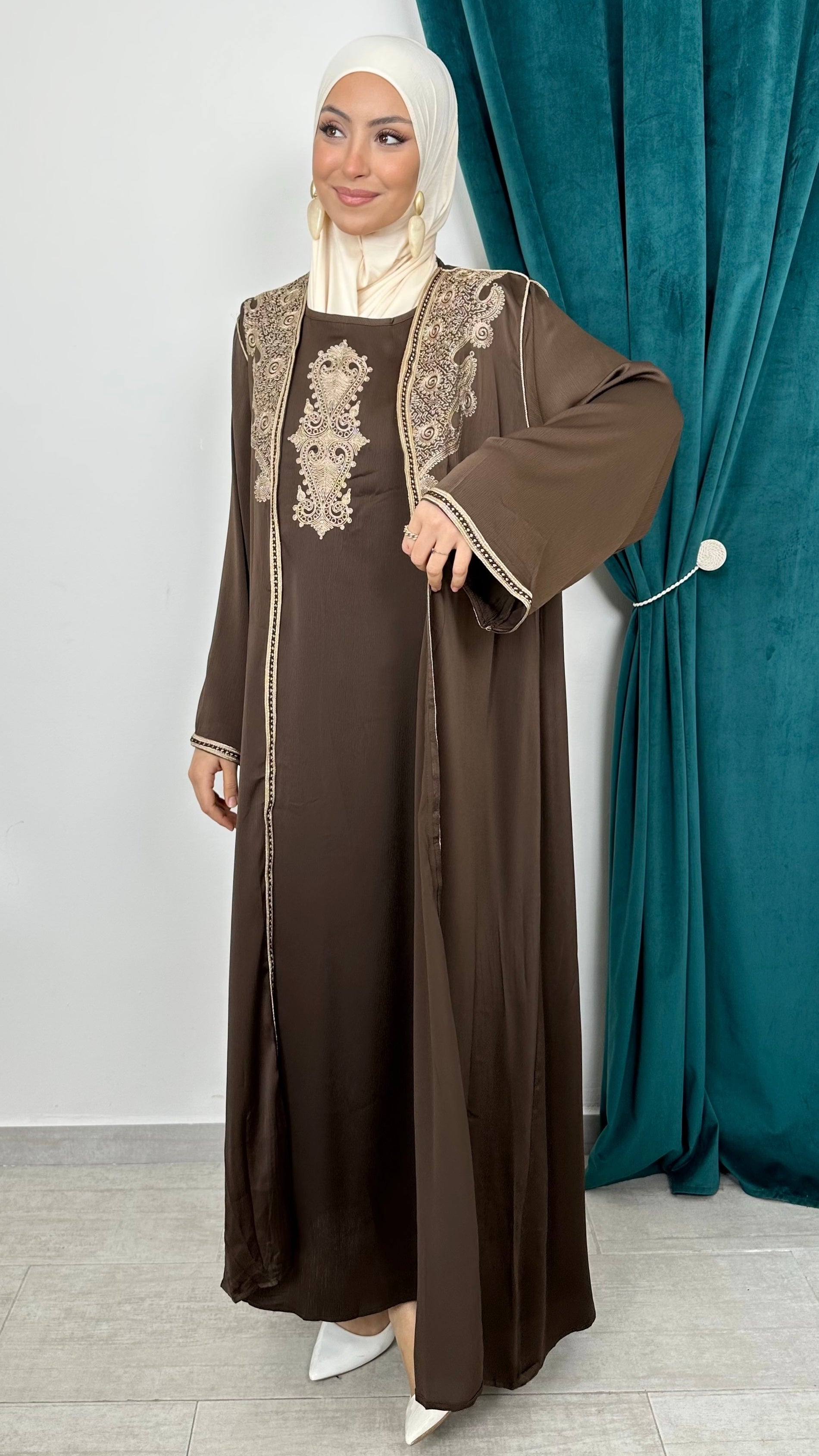 Abaya Elegance Marrone Ricamata