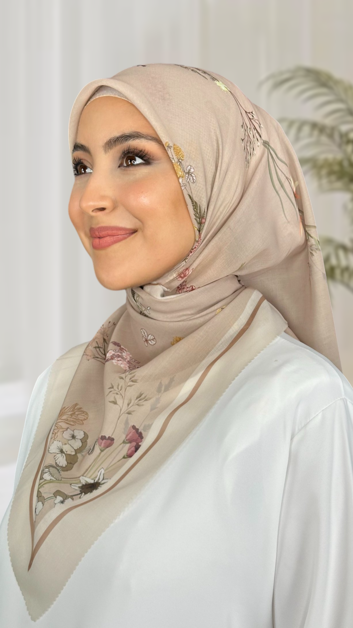 Floreal Square Hijab Beige Scuro, Hijab Paradise, velo quadrato, velo floreale, cotone