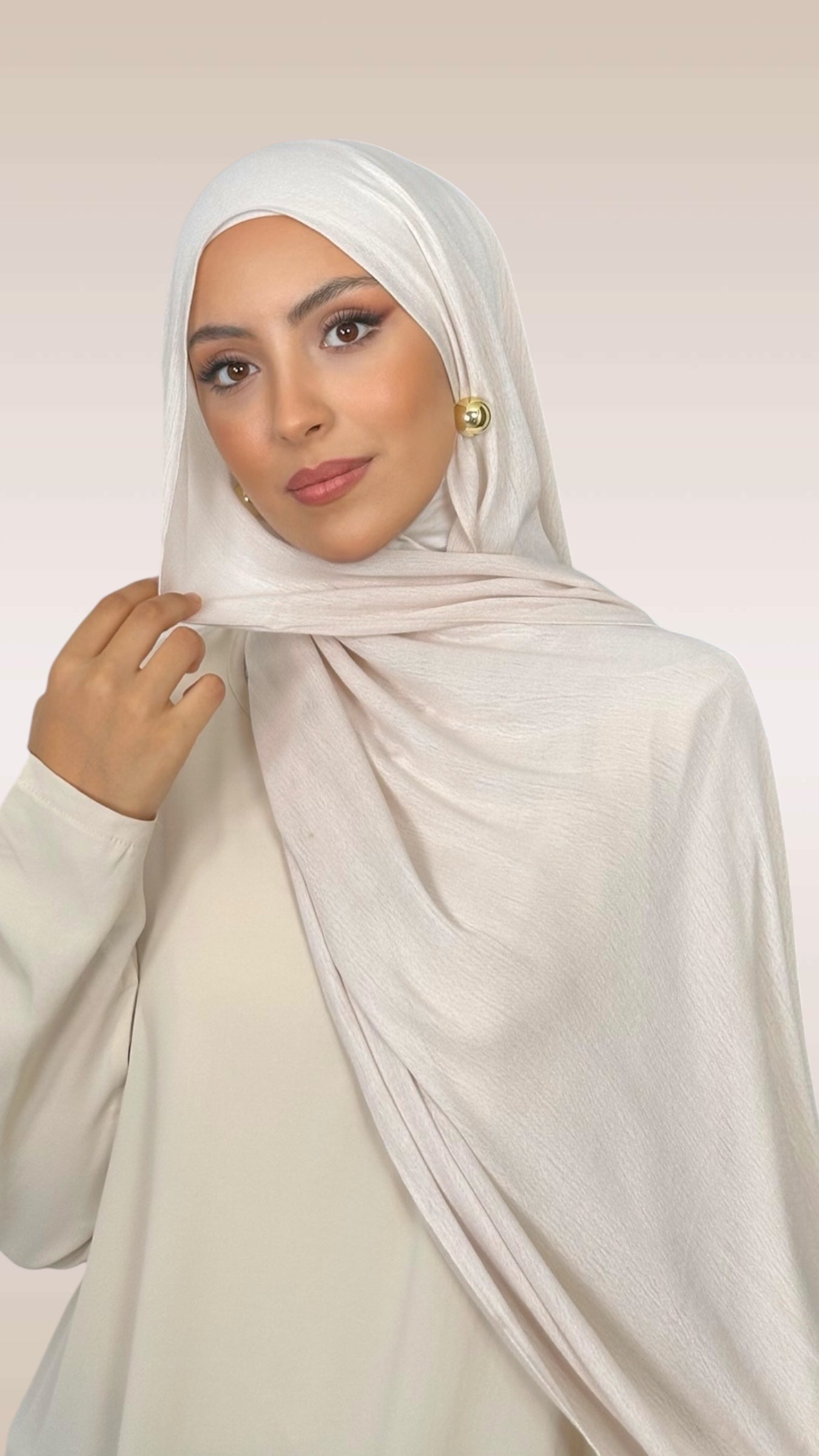 Essential Modal Beige Diamond