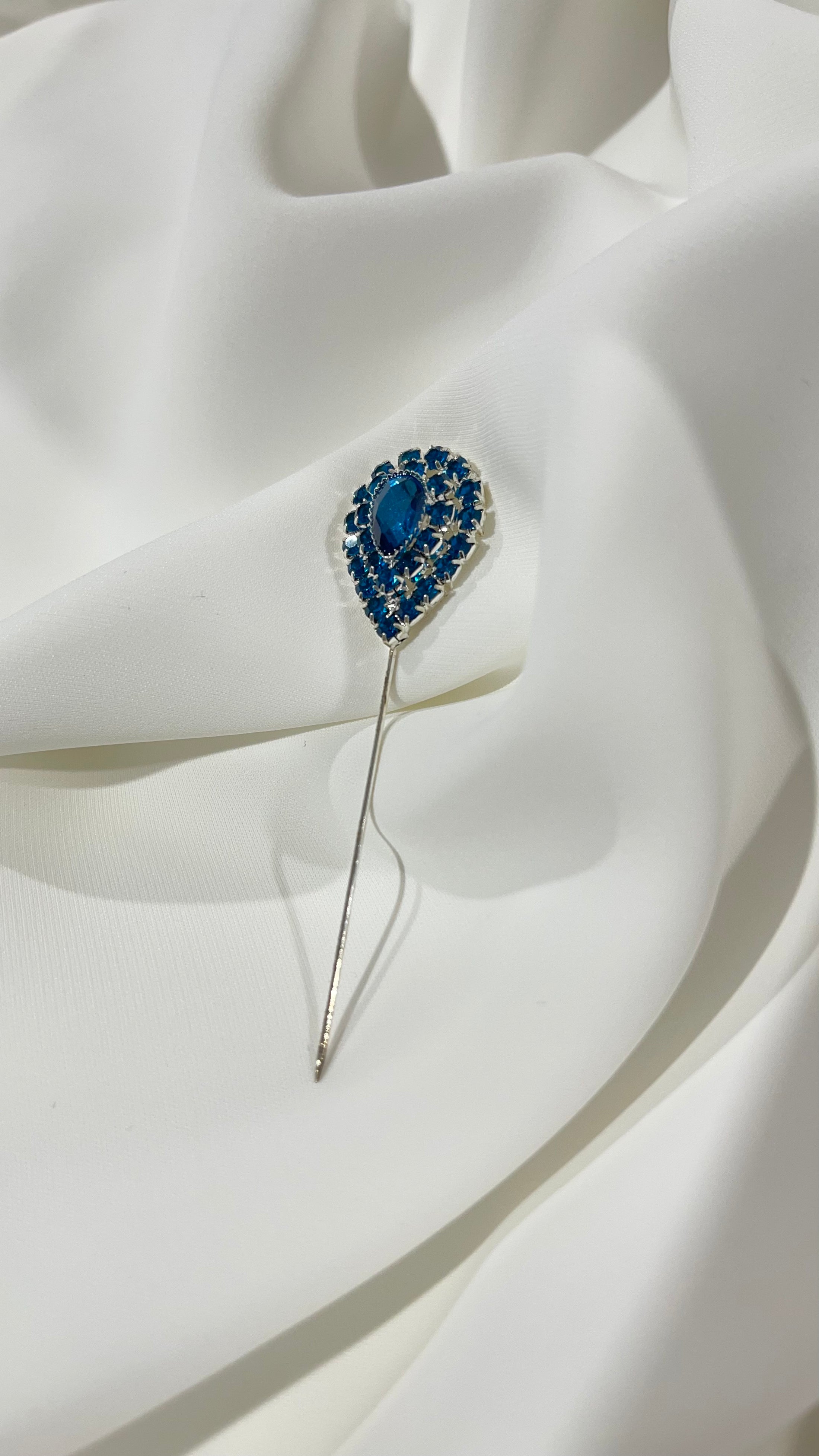 💎 Spilla per Hijab “Goccia di Luce” – Eleganza e Brillantezza