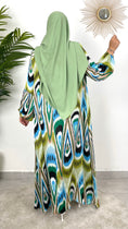 Carica l'immagine nel visualizzatore della galleria, Vestito Light Verde, decorazione azzurra nera verde beige, vestito over, Hijab, Hijab paradise, donna musulmana
