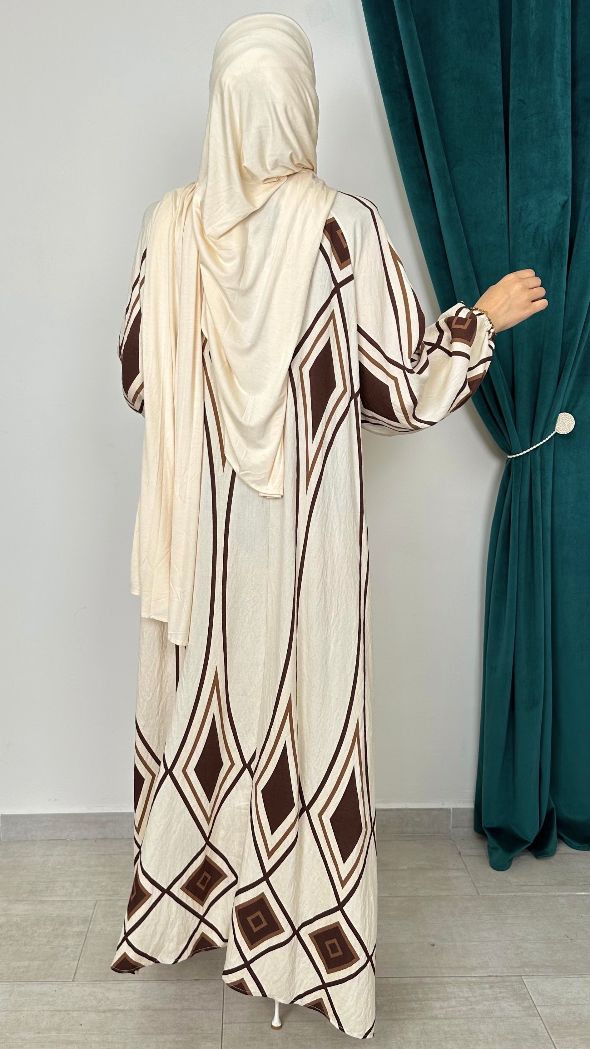 Abito lungo geometrico Beige - Hijab Paradise 