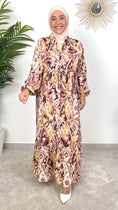 Load image into Gallery viewer, sketched dress Brown, vestito con fantasia, vestito sui toni del beige, decorazioni oro, Hijab, Hijab Paradise,donna musulmana, modest
