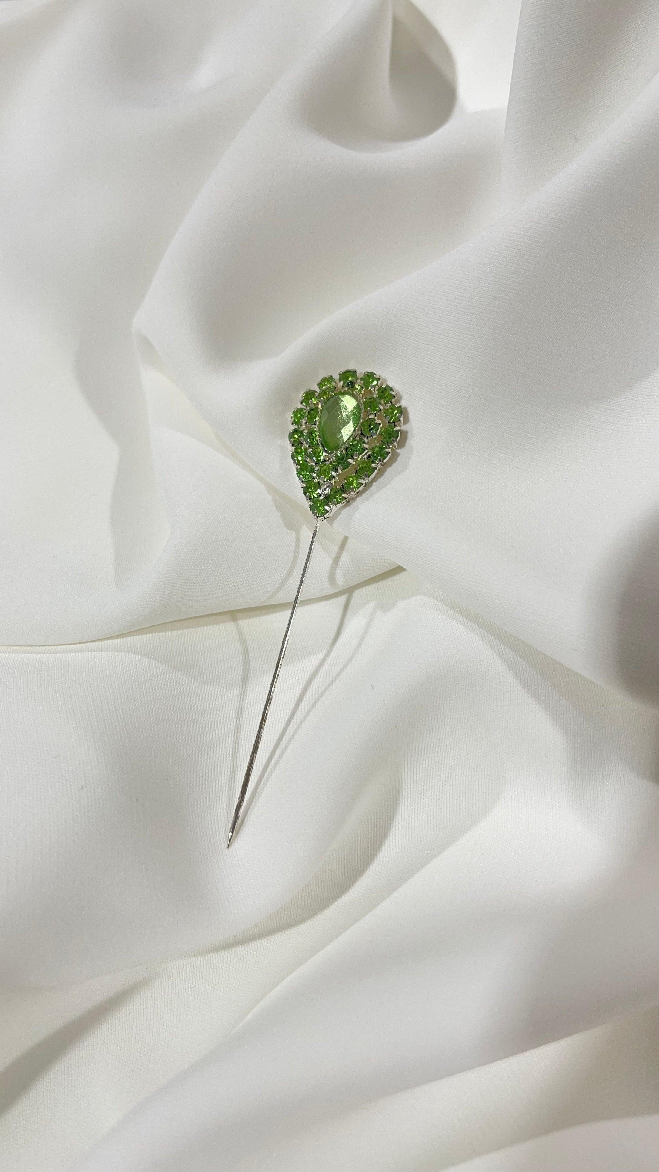 💎 Spilla per Hijab “Goccia di Luce” – Eleganza e Brillantezza