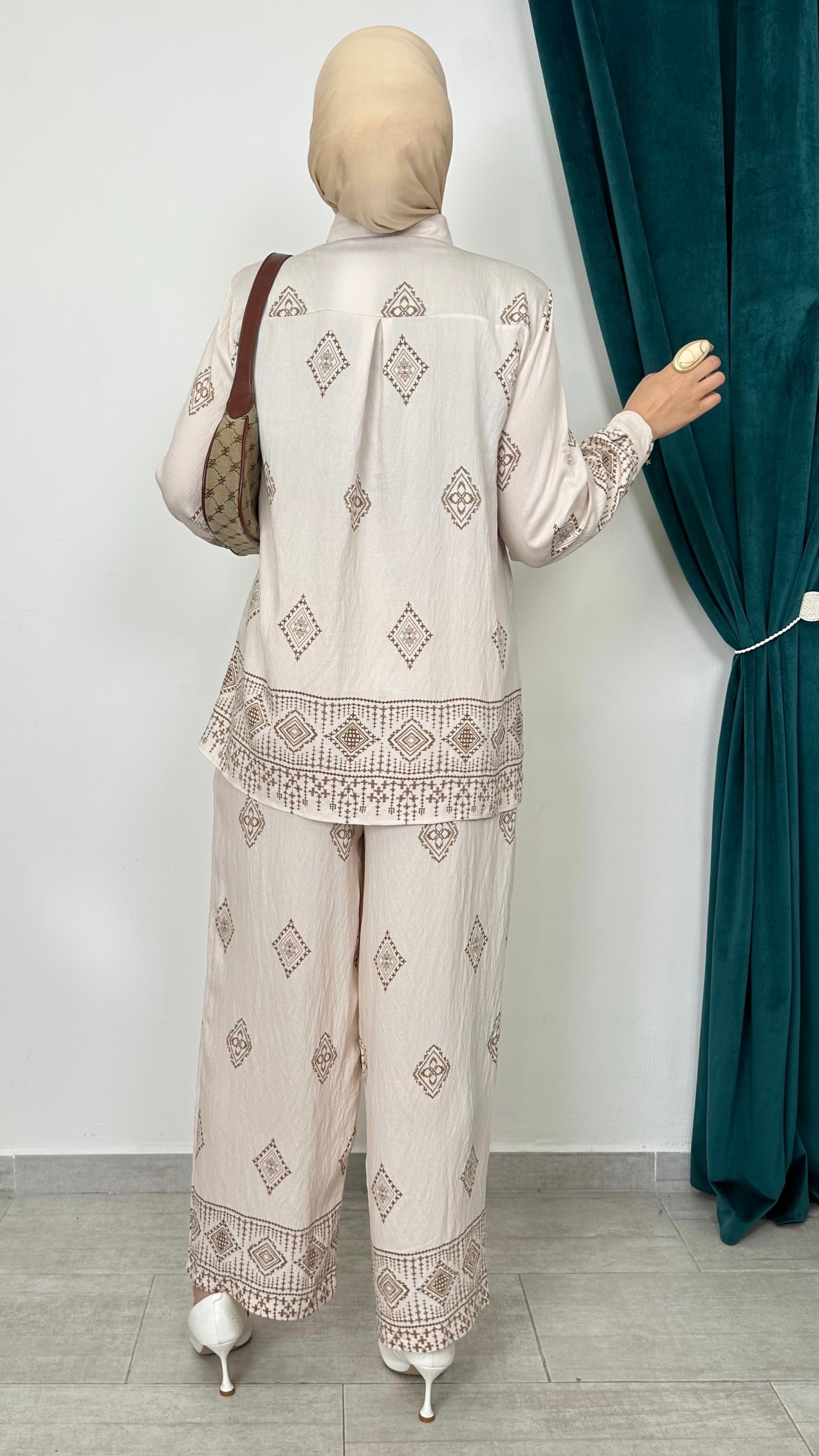 Embroidered Set Beige - Hijab Paradise 