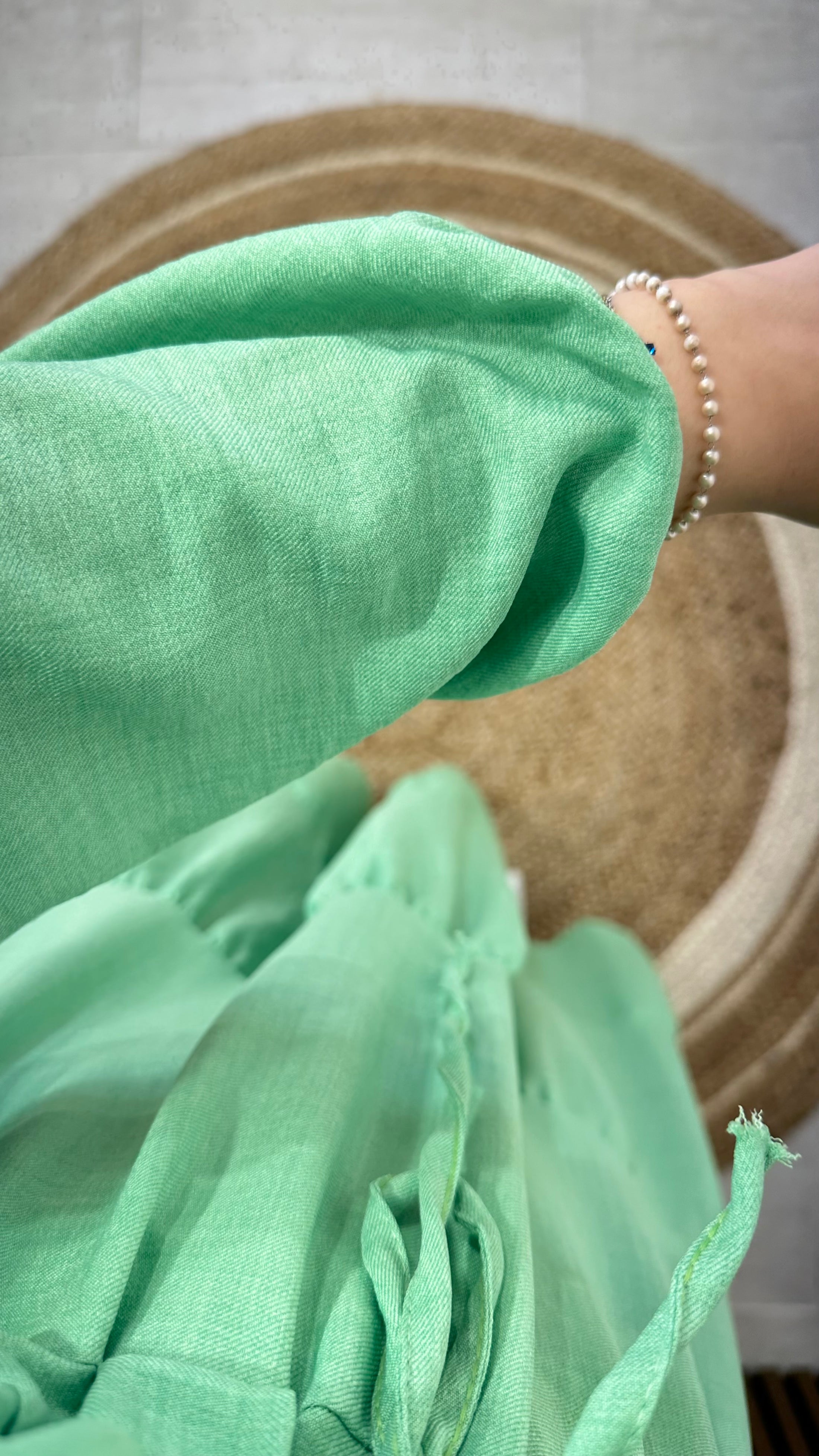 Honeyed Dress Verde - dress - vestito con taglio a campana - verde lime - polsi arricciati - laccio in vita 