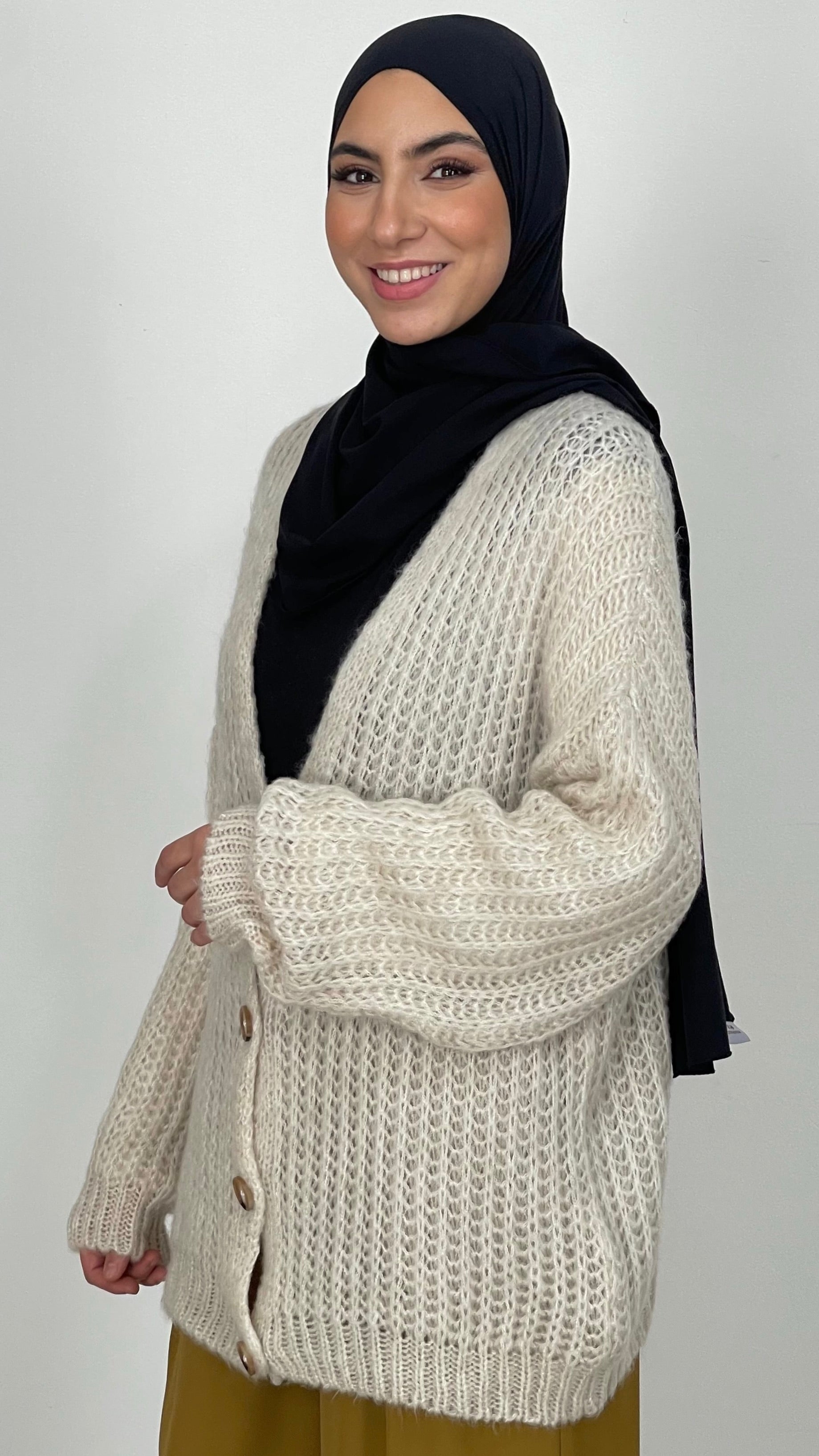 Cardigan crochet con bottoni