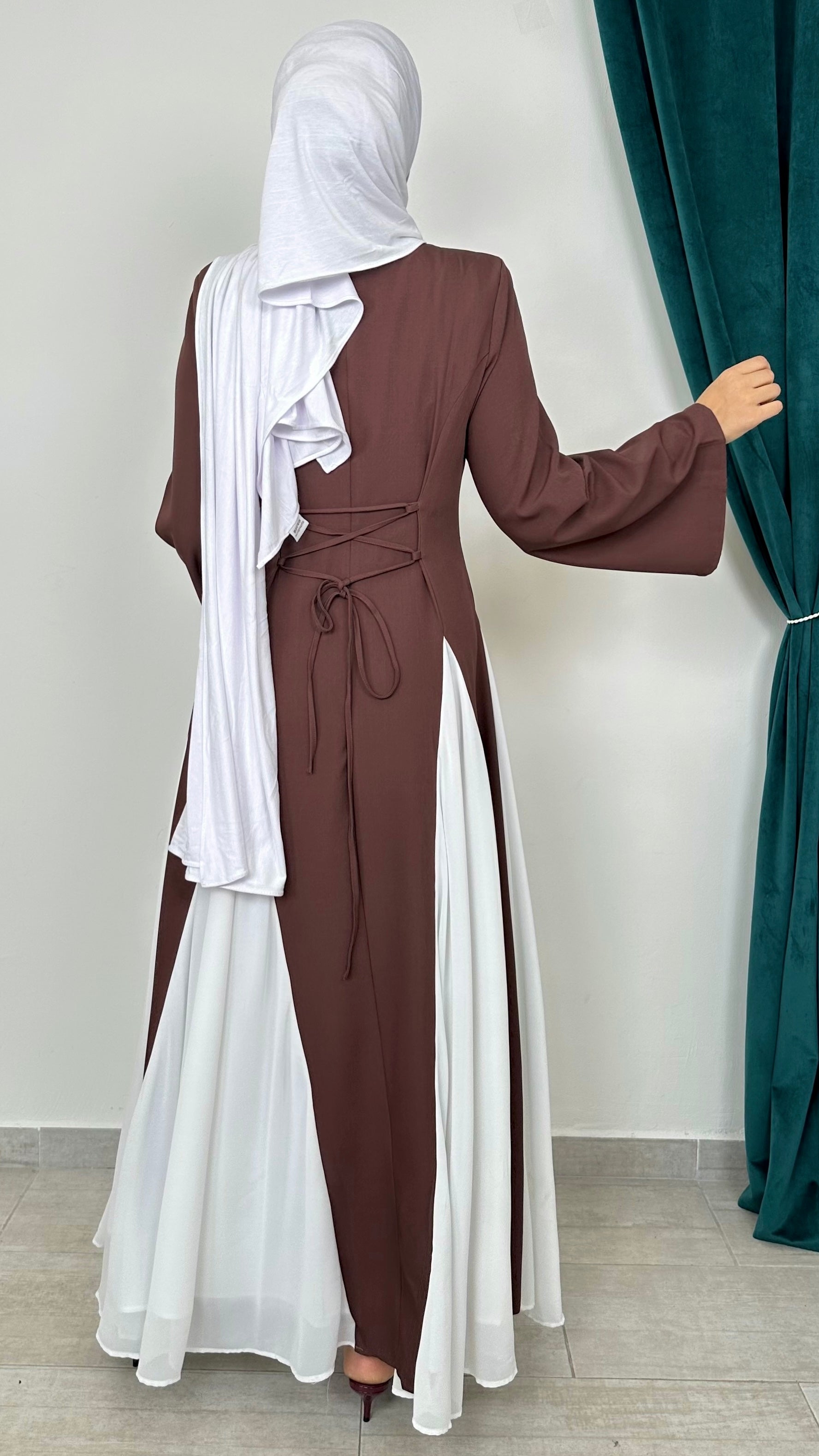 Abito Contrast Elegance