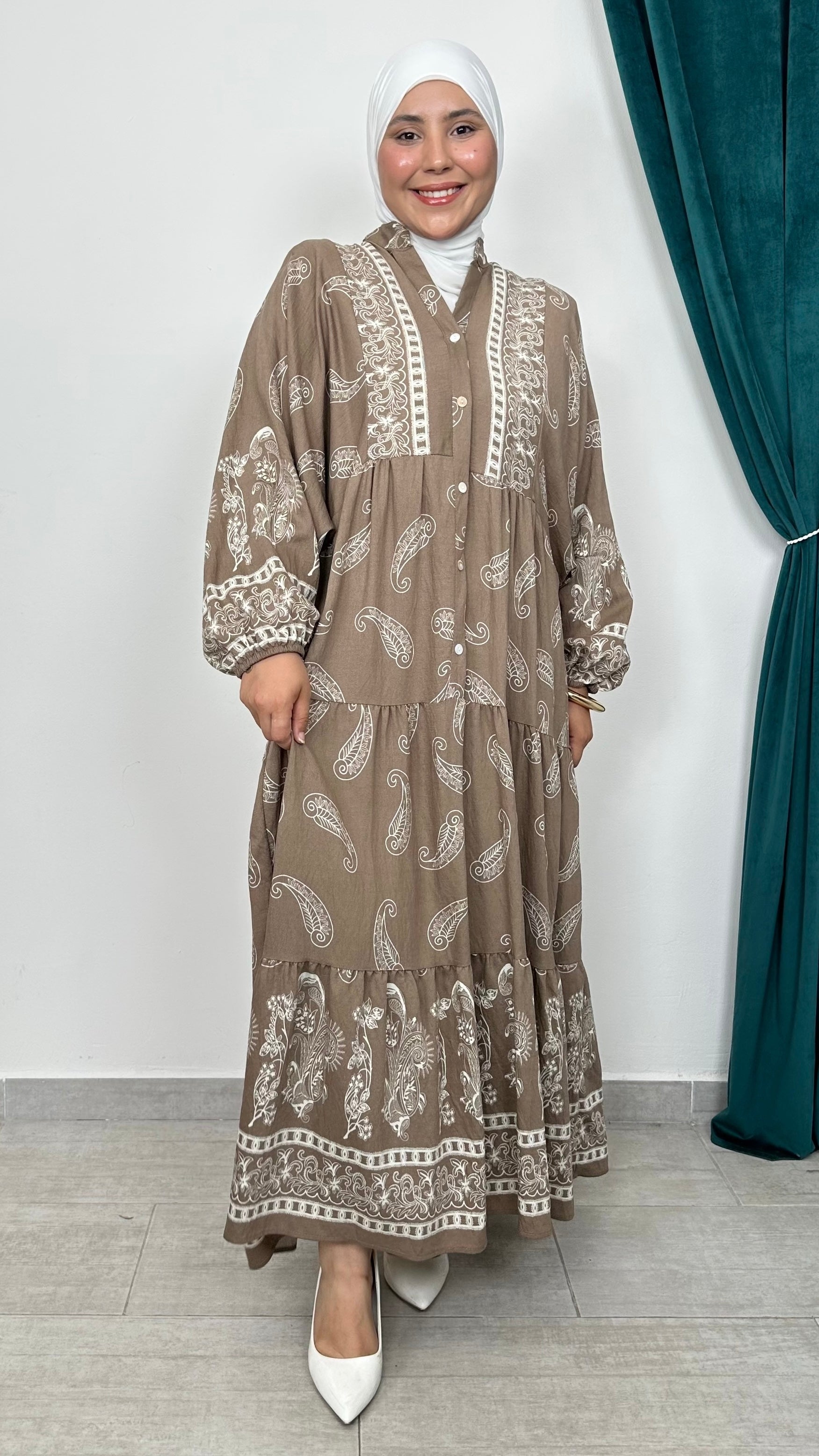 Abito Farasha Taupe Ricamato