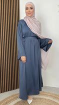 Carica l'immagine nel visualizzatore della galleria, Abito satinato, maniche plissè, vestito lungo, laccio in vita, donne musulmane, Hijab , Hijab Paradise
