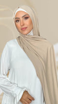 Carica l'immagine nel visualizzatore della galleria, Hijab Jersey beige scuro-orlo Flatlock
