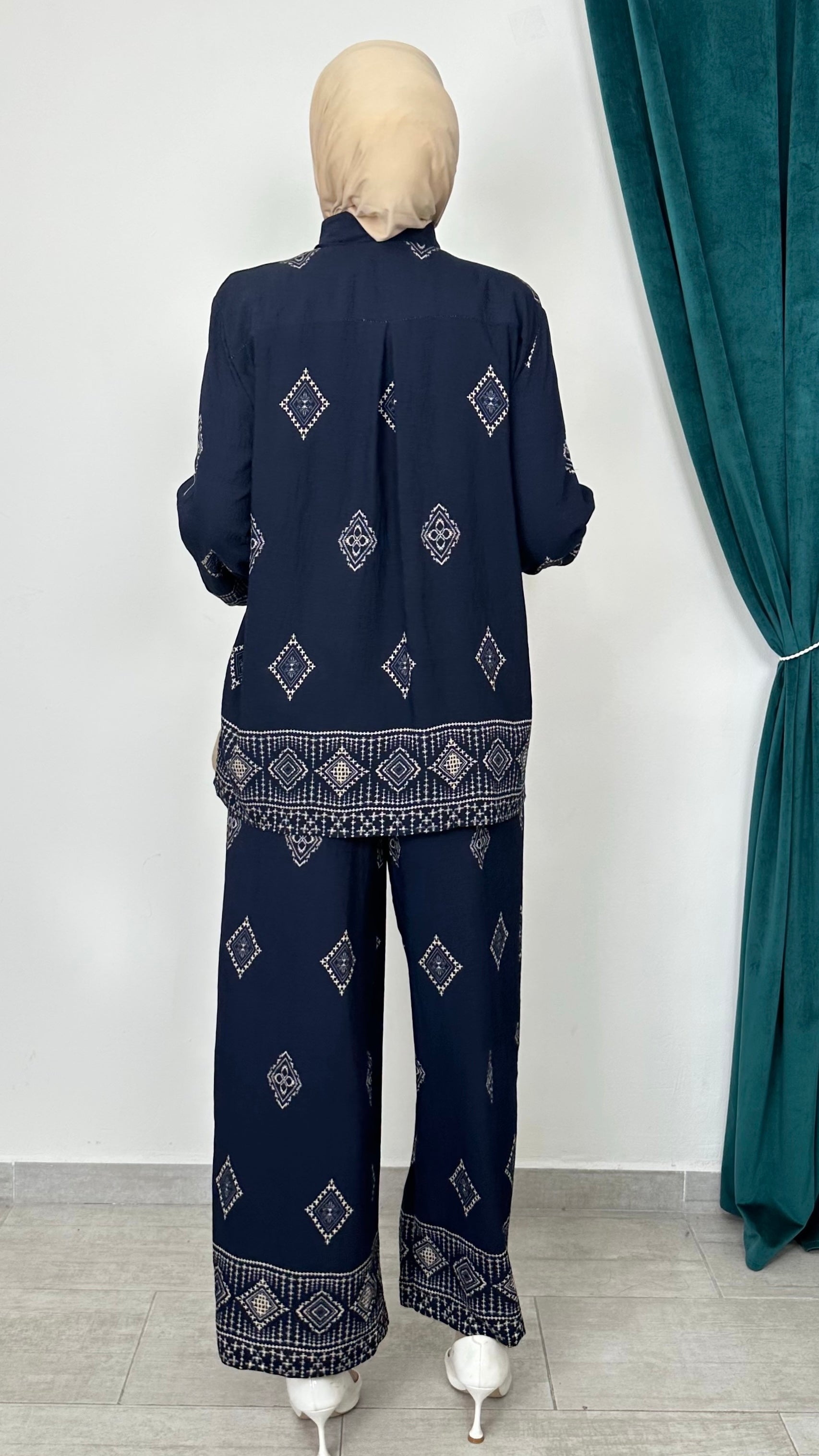 Embroidered Set  Blu Notte - Hijab Paradise 
