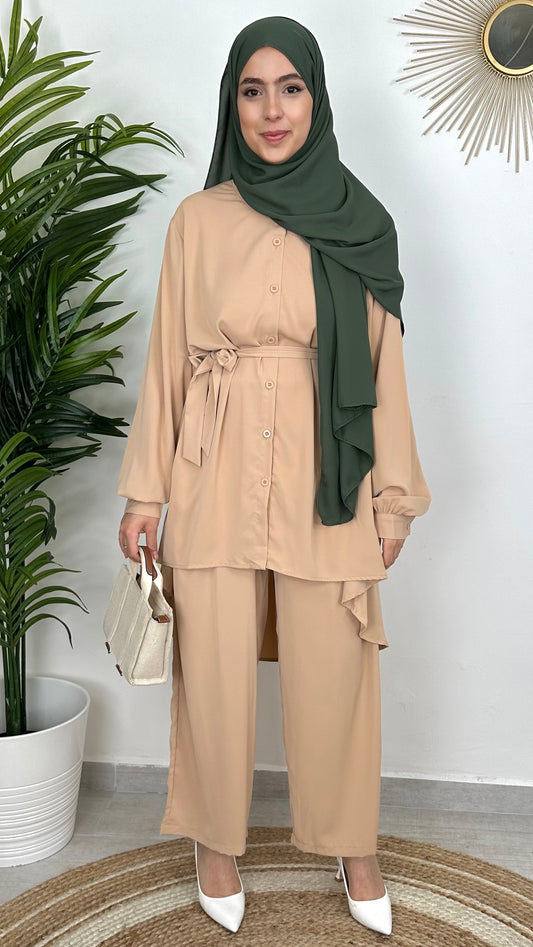 Completo Lopsided- completo due pezzi- hijab paradise- hijab - laccio in vita-bottoni sulla camicia- maniche larghe- maniche chiuse- pantalone largo - completo modest- completo elegante