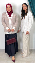 Carica l'immagine nel visualizzatore della galleria, Cardigan “Elegant Knit Button”
