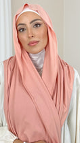 Load image into Gallery viewer, Hijab Jersey Blushing Bride-orlo Flatlock - Hijab Paradise Hijab, chador, velo, turbante, foulard, copricapo, musulmano, islamico, sciarpa, Hijab, chador, velo, turbante, foulard, copricapo, musulmano, islamico, sciarpa, 
