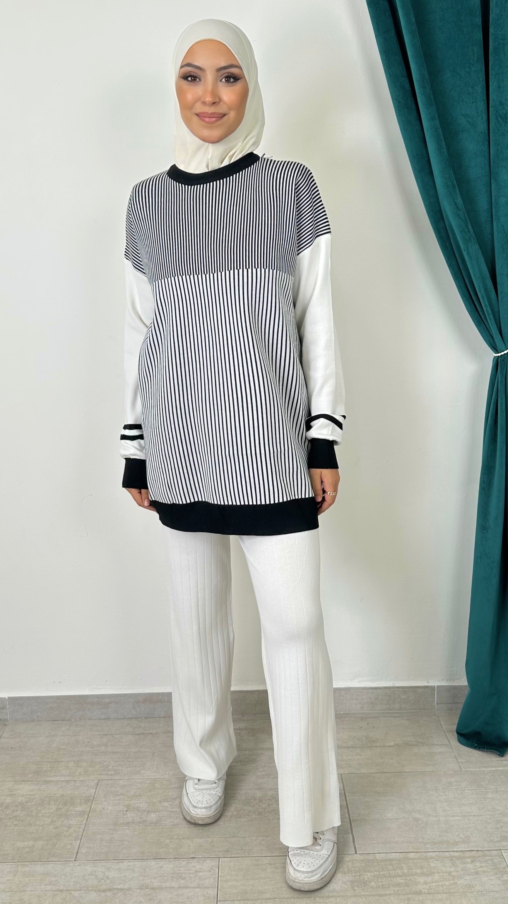 Linear Chic Set – Completo in Maglia a Righe