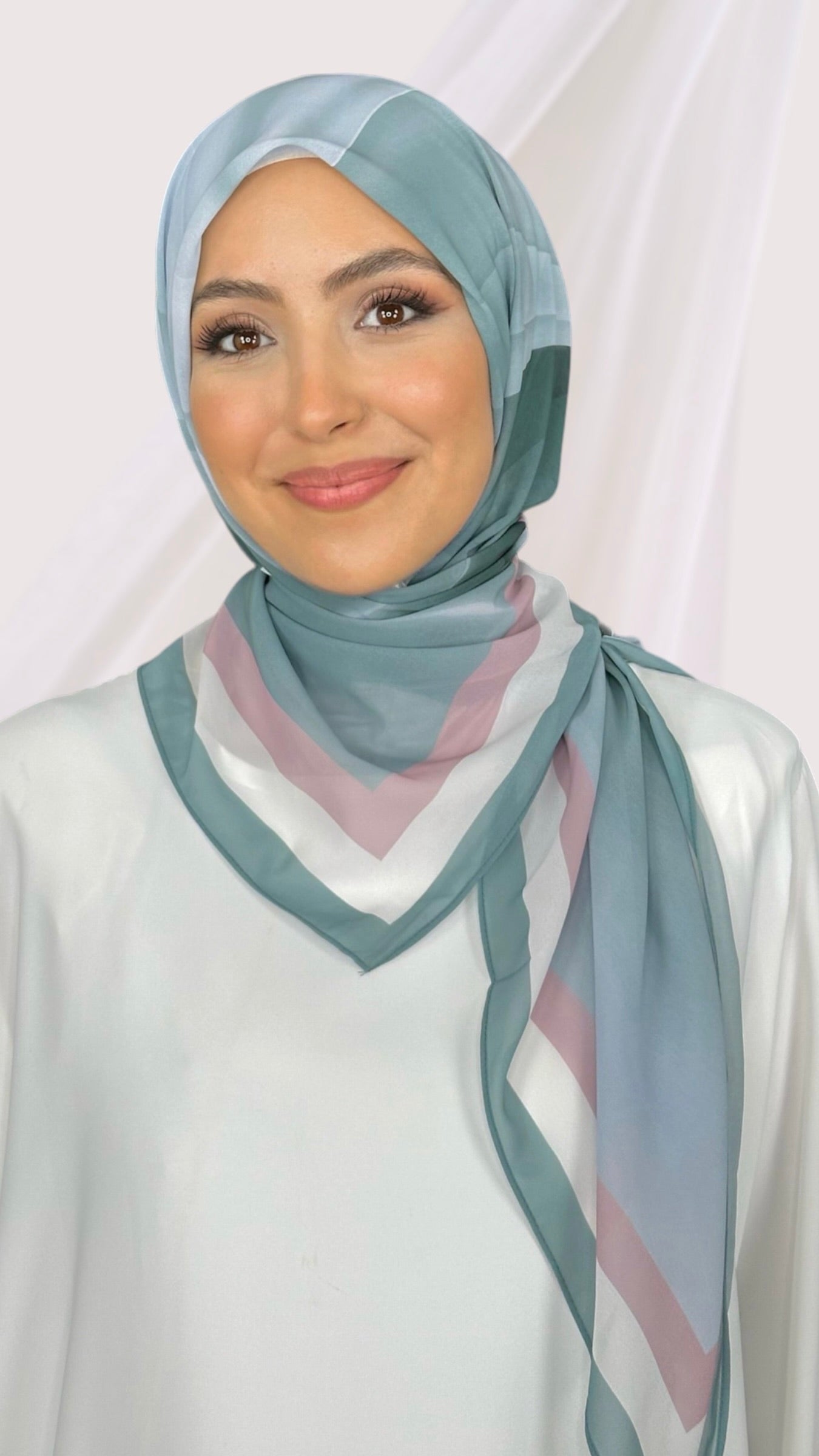 Line Square Hijab Verde