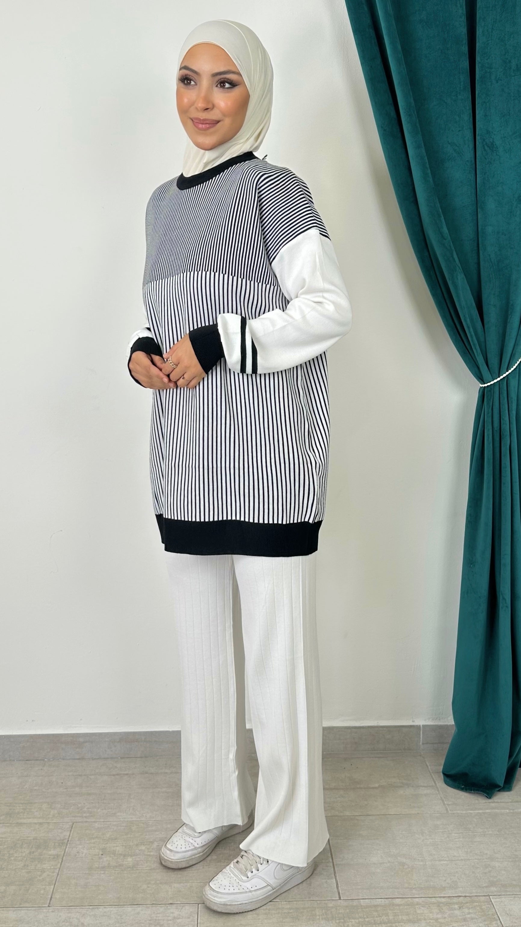 Linear Chic Set – Completo in Maglia a Righe