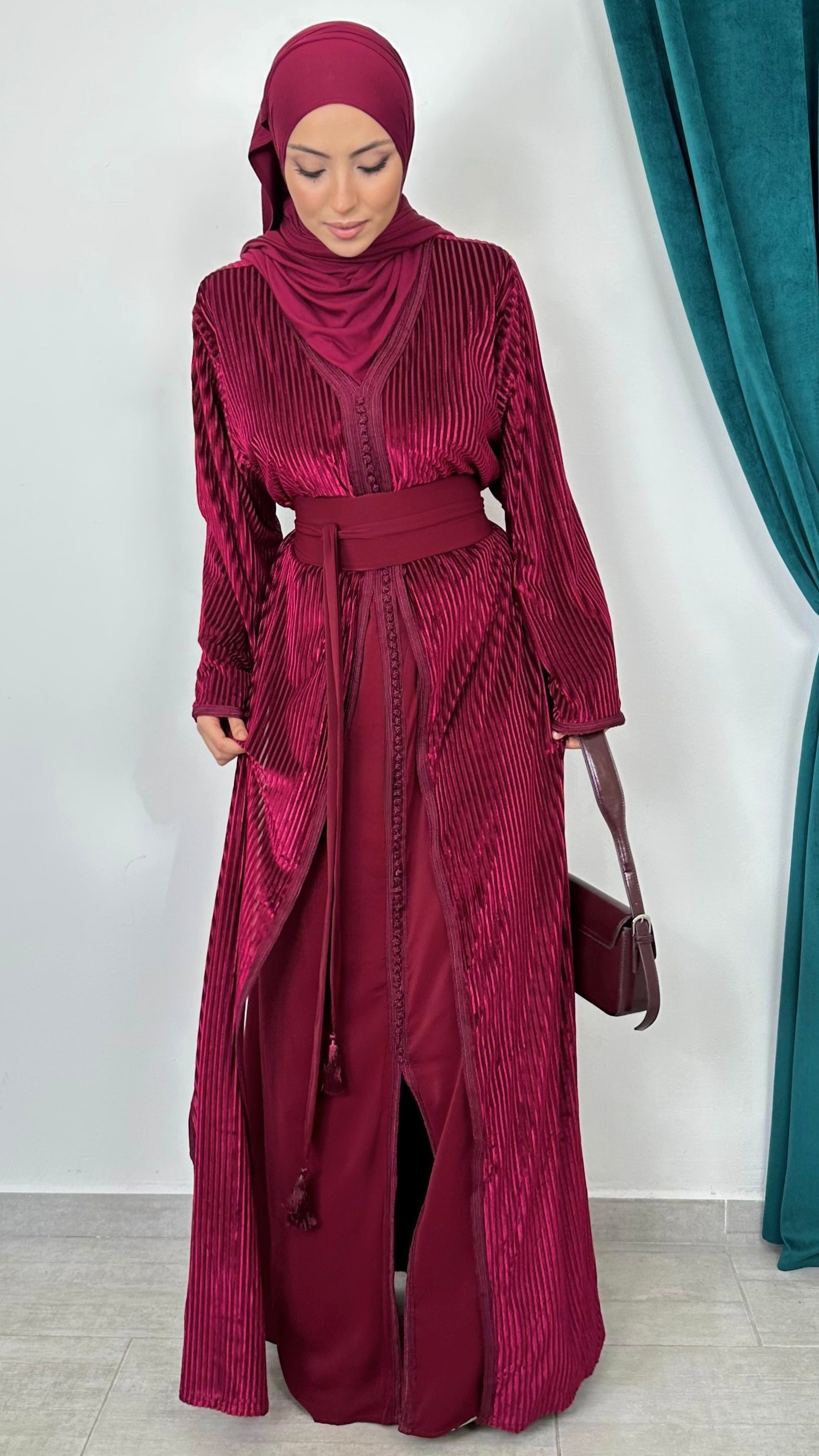 Velvet Royal Caftan - Hijab Paradise 