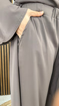 Carica l'immagine nel visualizzatore della galleria, Twin con Pantalone ,  Talpa, Hijab Paradise , abaya lunga , due pezzi, pantalone, tunica con spacco laterale 
