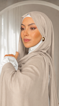 Load image into Gallery viewer, Modal Hijab Con Frange Laterali
