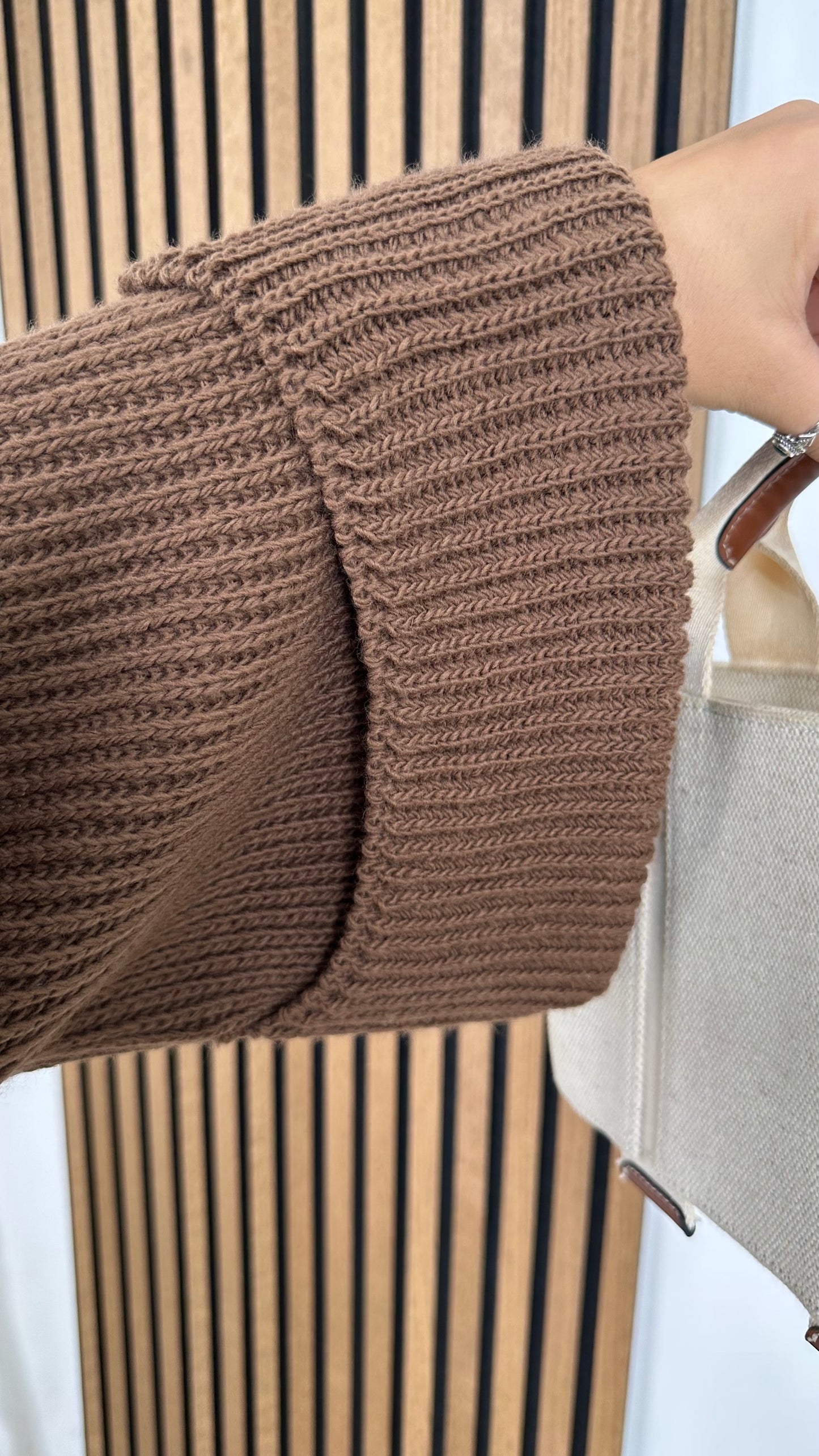 Completo maglione marrone