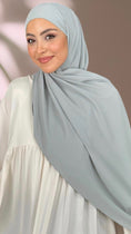 Cargar la imagen en la vista de la galería, Striped Hijab - Hijab Paradise -Hijab Pronto da mettere - hijab rigato - elastico dietro - donna musulmana - foulard -copricapo- abaya palloncino - sorriso - verde acqua
