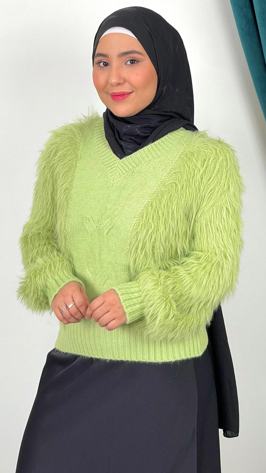 Fluffy Chic Sweater – Maglione con Maniche Effetto Pelliccia