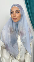 Charger l'image dans la visionneuse de la galerie, Hijab Bloom Veil
