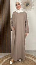 Bild in Galerie-Betrachter laden, Abaya split  - abaya semplice - abaya con tasche - hijab  - abaya per pellegrinaggio - umra e hajj - leggero spacco laterale - vinaccia
