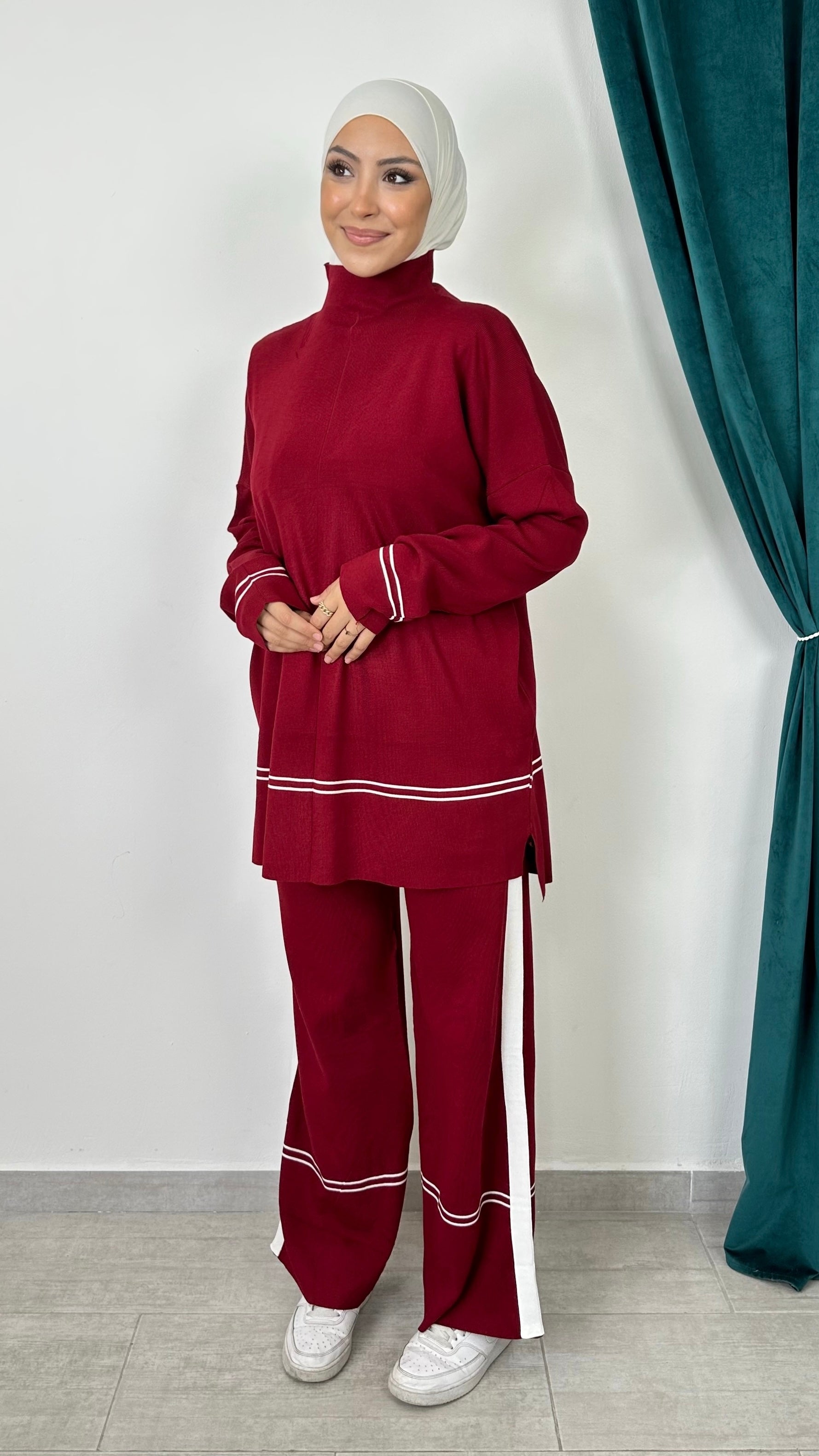 Urban Line Set – Completo in Maglia con Dettagli a Contrasto