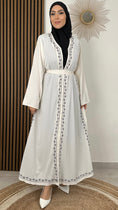 Carica l'immagine nel visualizzatore della galleria, Kimono Crema Elegante con Ricami
