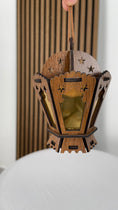 Carica l'immagine nel visualizzatore della galleria, Lanterna Ramadan in legno
