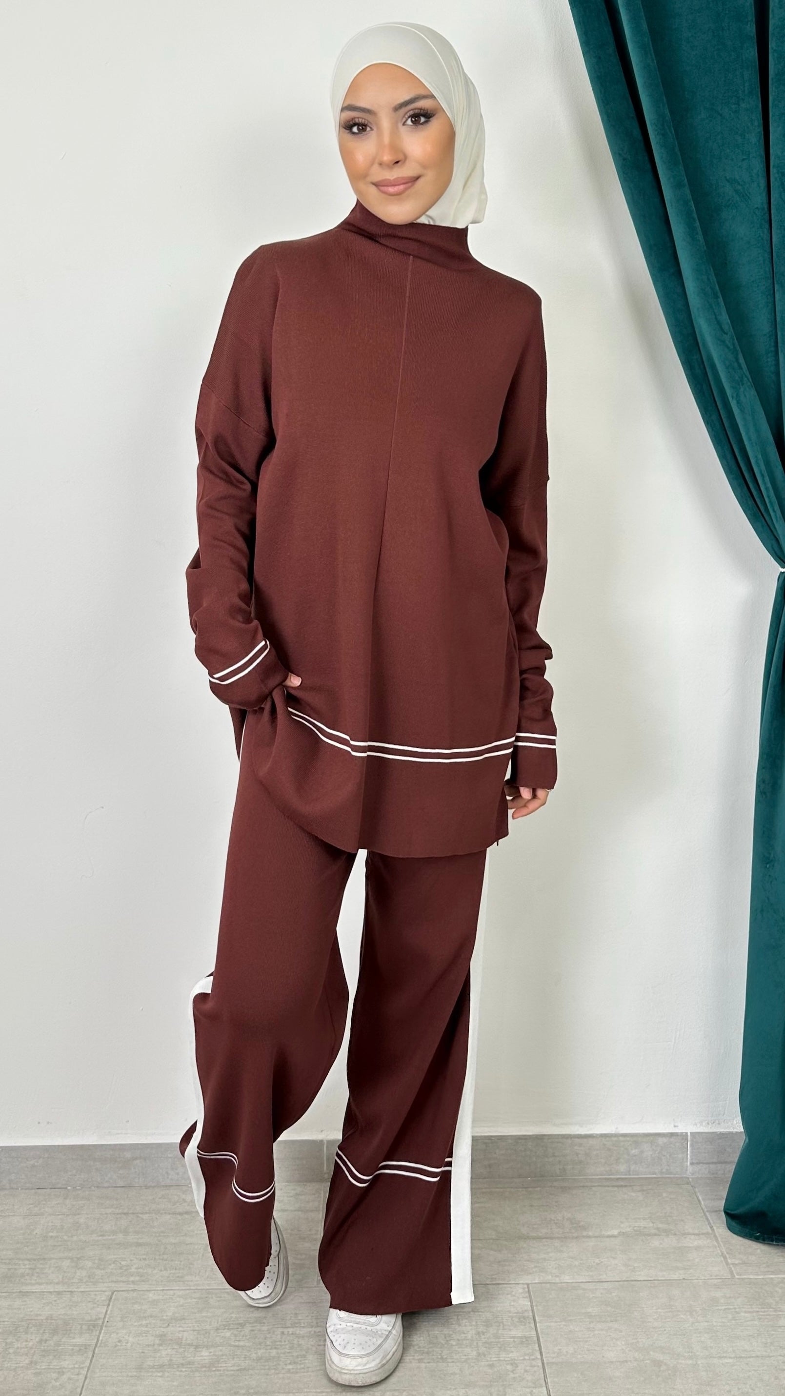 Urban Line Set – Completo in Maglia con Dettagli a Contrasto