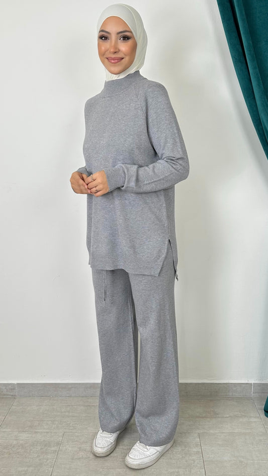 Cozy Line Set – Completo in Maglia Morbida